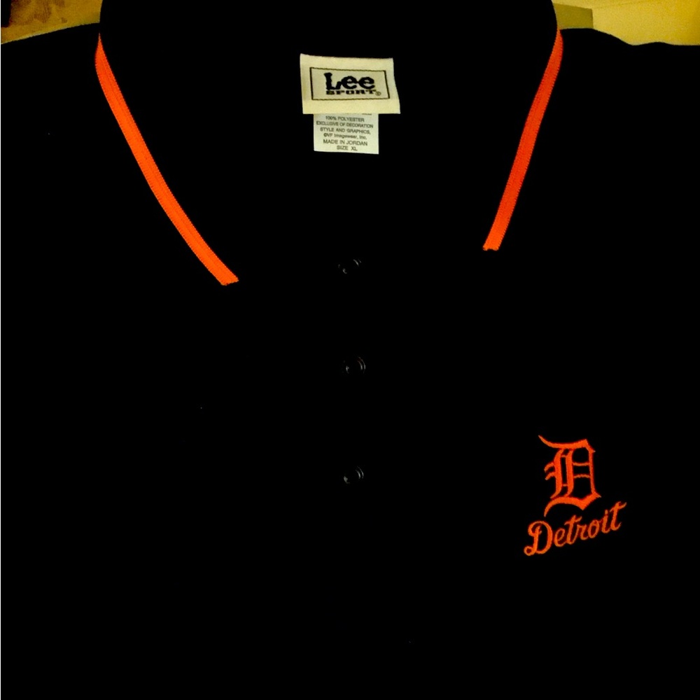 Detroit Tigers Short Sleeve Shirt - XL